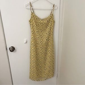 Super cute summer dress yellow size small